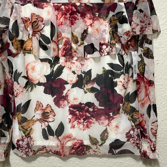 Worthington Women's Floral Blouse. Light And Flowy. Really Pretty. NWT. Size M. - Picture 3 of 8